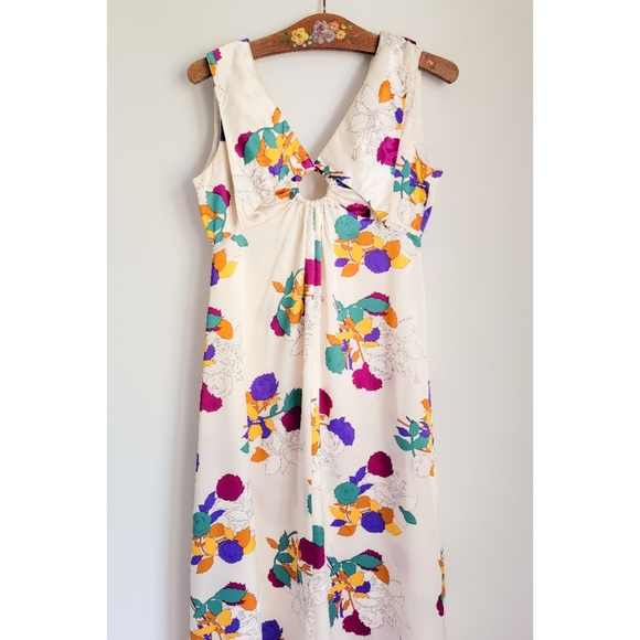 70s Satin Floral Winged Collar Keyhole Bust 1970s Handmade Vintage Maxi Dress - Picture 14 of 15